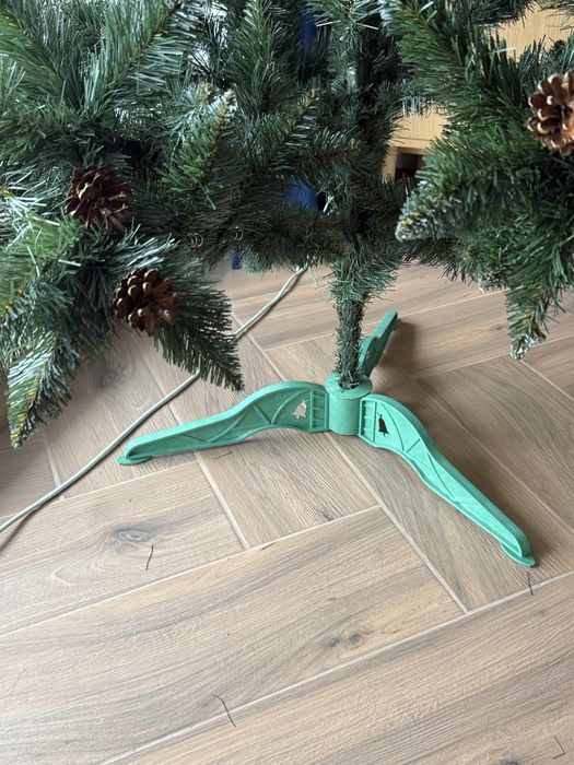 штучна ялинка 180см з шишками та снігом