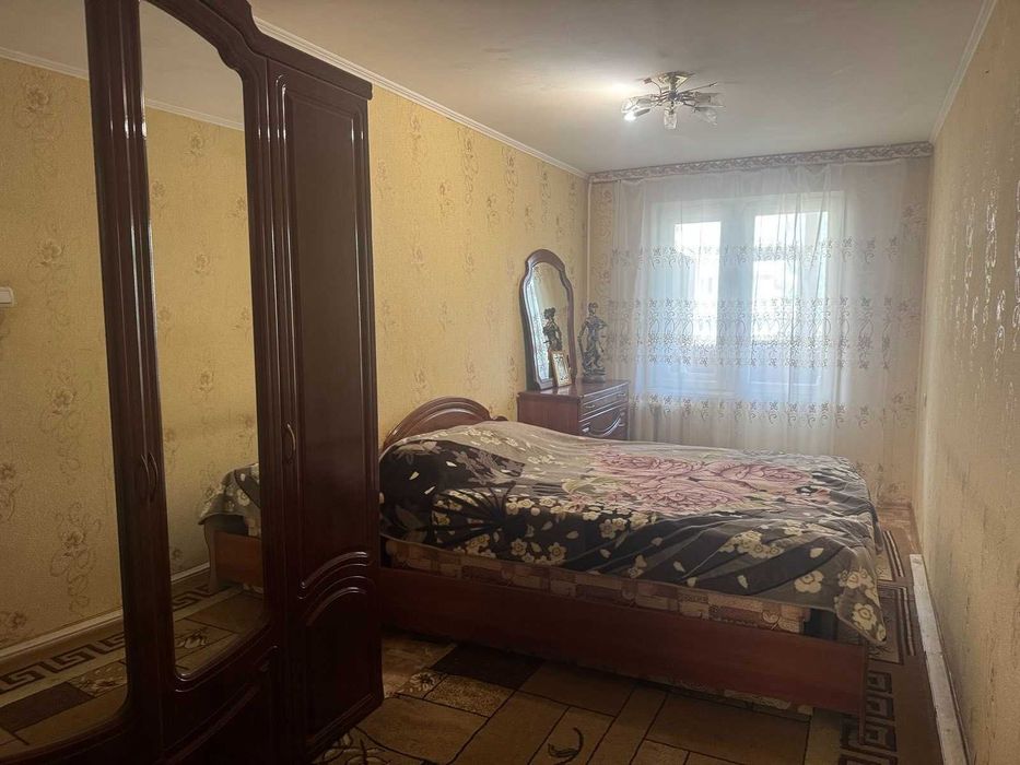 Продаю 3 комнатную квартиру на пр Корабелов 4  и1