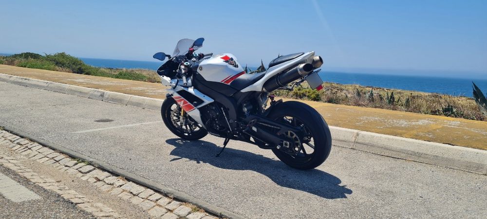 Yamaha   R1  2007