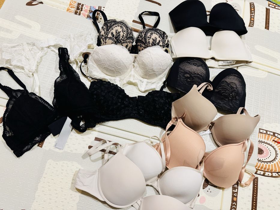 Набір бюстгалтерів на розмір 75 В