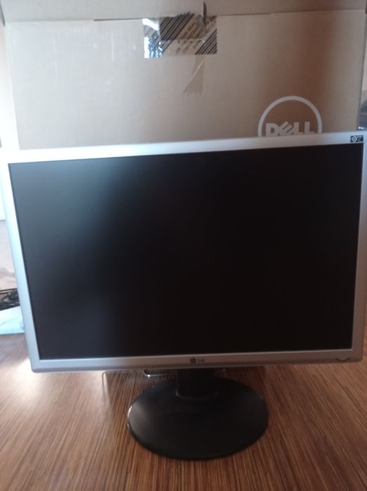 Монитор LG Flatron 22 дюйма