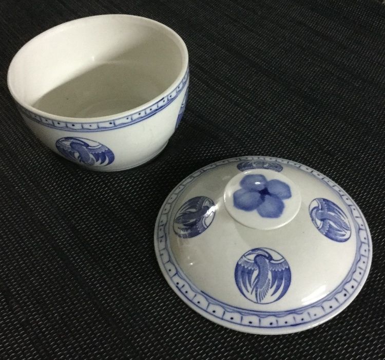 Terrina de Porcelana Chinesa anos 70 origem Moçambique - NOVO