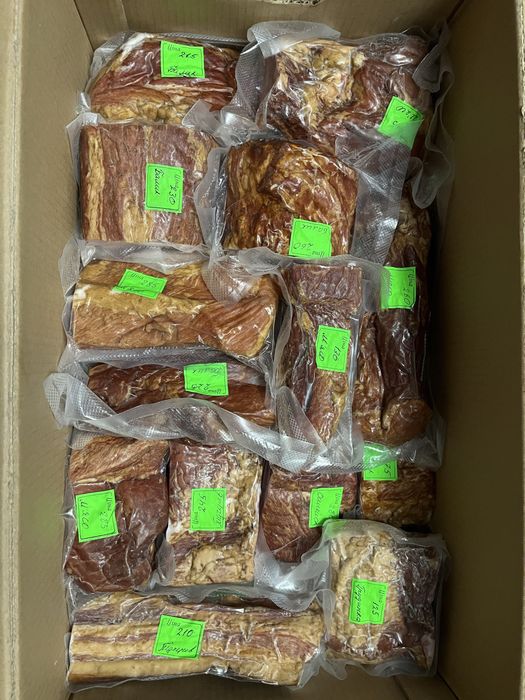 Смалець, вижарки, сало, паштет, тушонка, копченості з домашніх свиней!