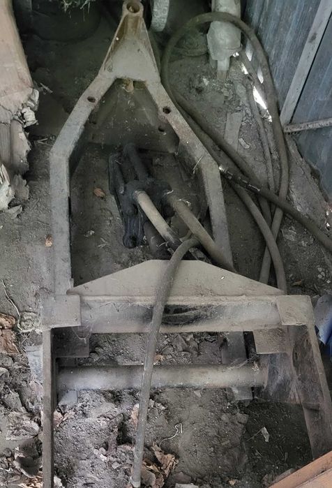 ЛОПАТА ОТВАЛ ширина 1.8 м . гідравліка в комплекті