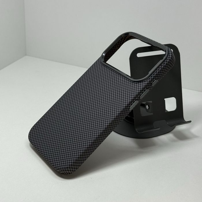 Чохол iphone 17 pro карбоновий. Карбоновый Чехол айфон 17 про