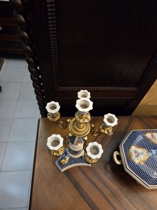 Imponente conjunto de candelabros e terrina  sevres