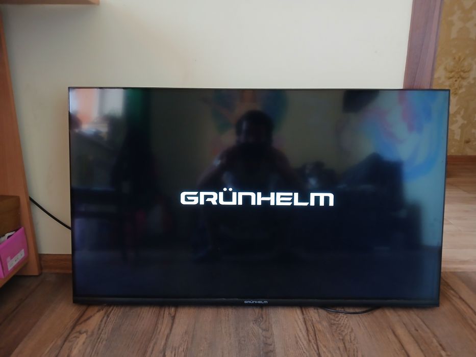Grunhelm 43F500-GA11V (43") у стані нового (в комплекті з кріпленням)