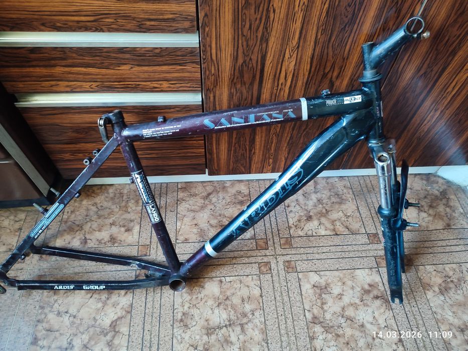 Рама Ardis  з вилкой на 24е колесо.