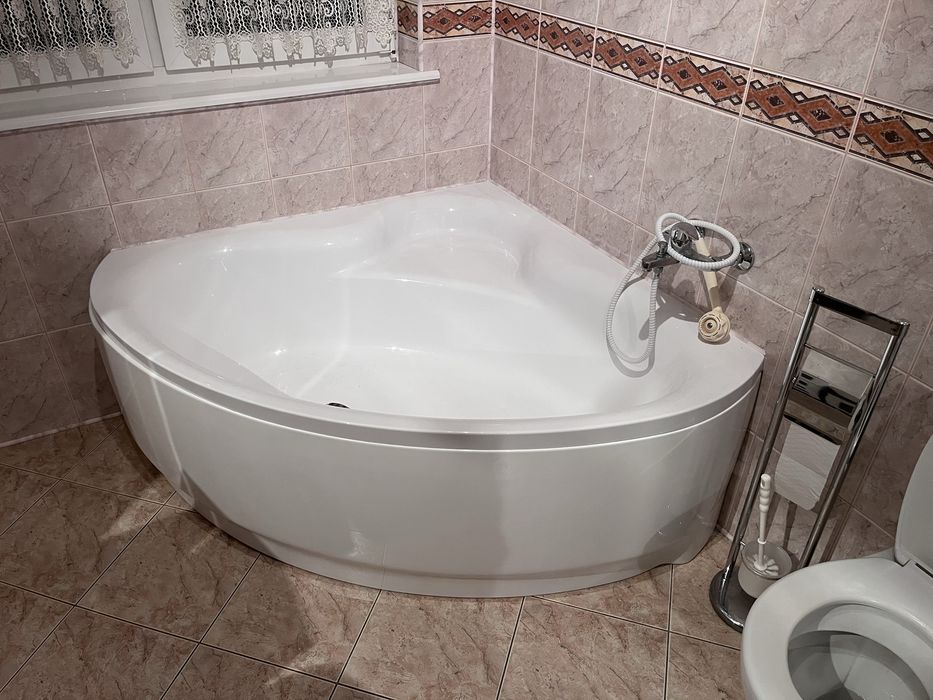 Wanna narożna akrylowa