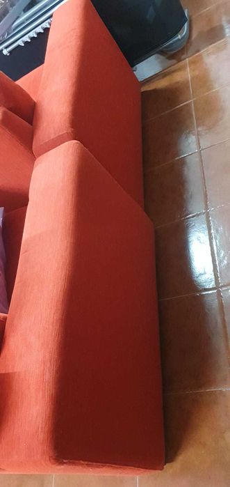 Conjunto de Sofás Vermelhos – 2 e 3 Lugares (Feitos por Medida)