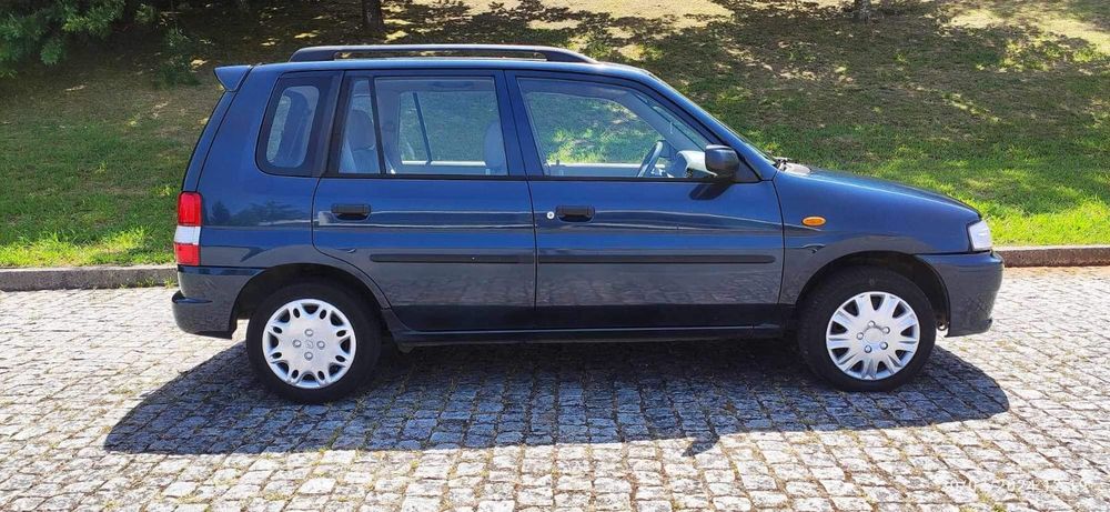 Mazda demio 1999
