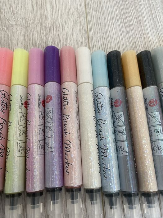 Brokatowe markery pędzelkowe - 24 sztuki.