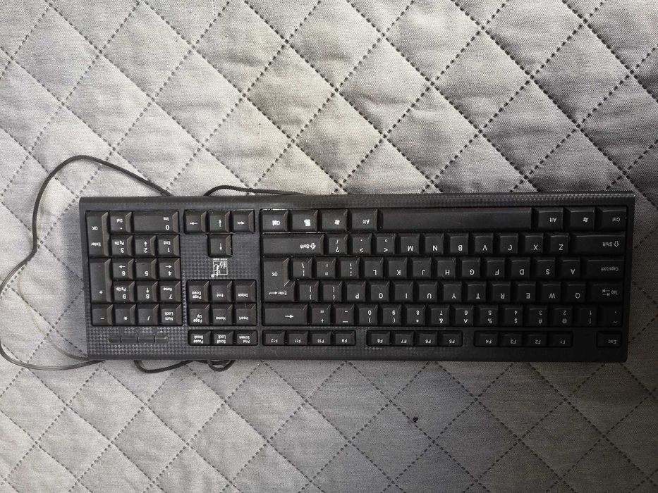 Teclado para PC - em bom estado