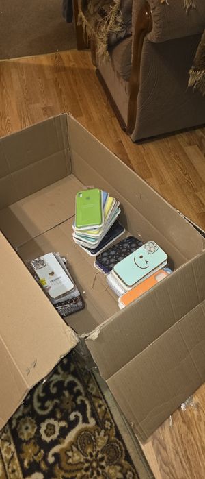 Чохли на Айфони та Android: Нові(Розпродаж)