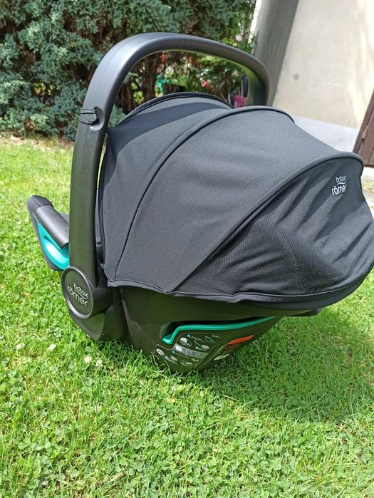 Fotelik samochodowy Britax Romer Baby Safe 3 i-Size + Baza obrotowa 360°