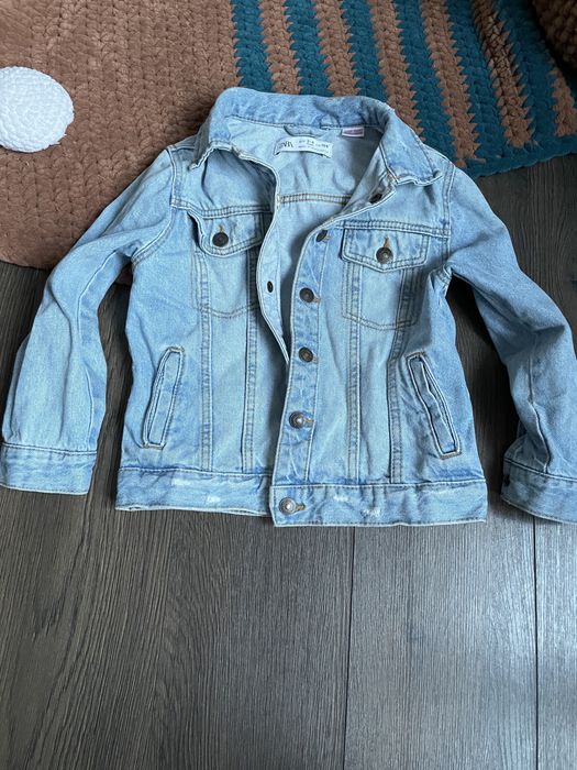 джинсова  куртка світла Zara  3-4 роки