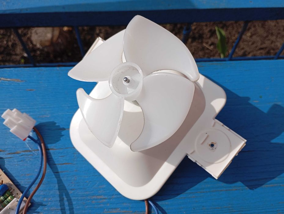 Запчастини на холодильник BEKO