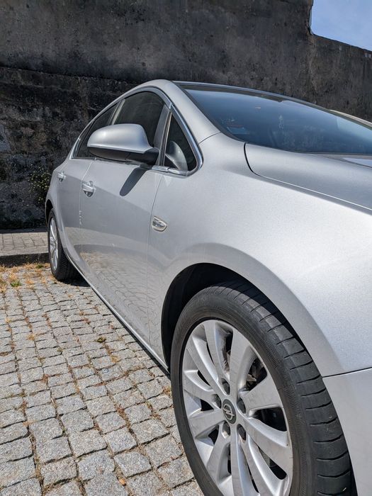 Opel Astra J 1.7 CDTI (125 cv) – 2010