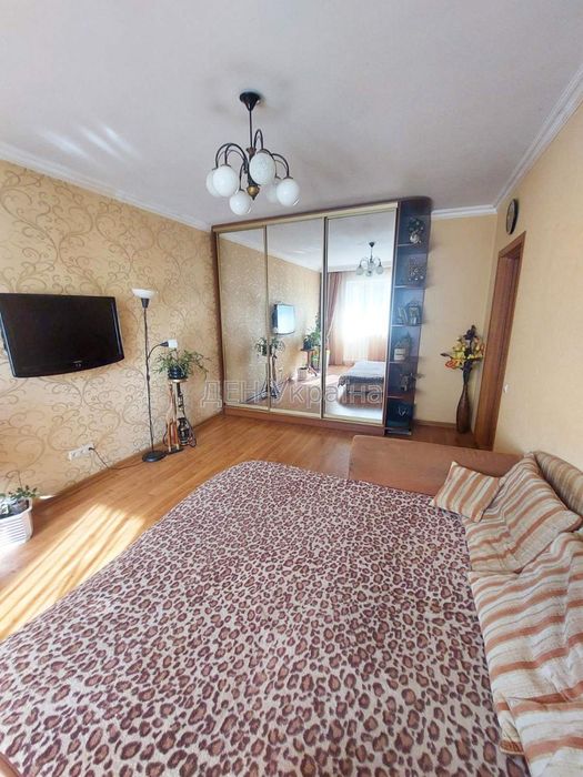Продам 2 к. квартиру просп. Свободи 3, Виноградар