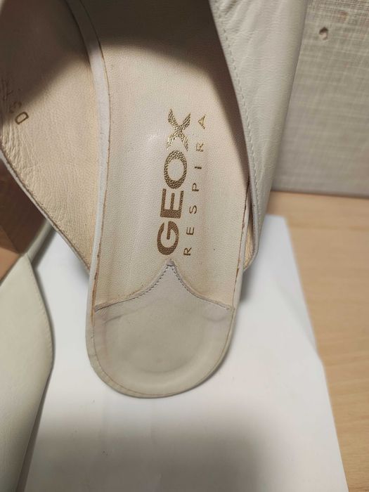 Шкіряні туфлі відкриті Джеокс GEOX 39