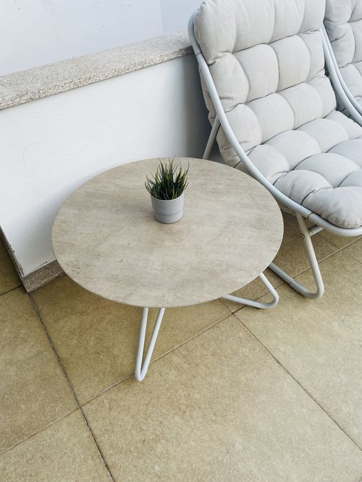 Conjunto de Jardim três sofás e mesa apoio