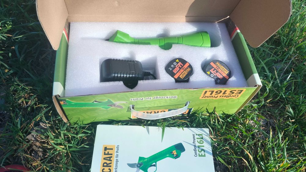 Садовый секатор аккумуляторный Pro Craft AS16Li