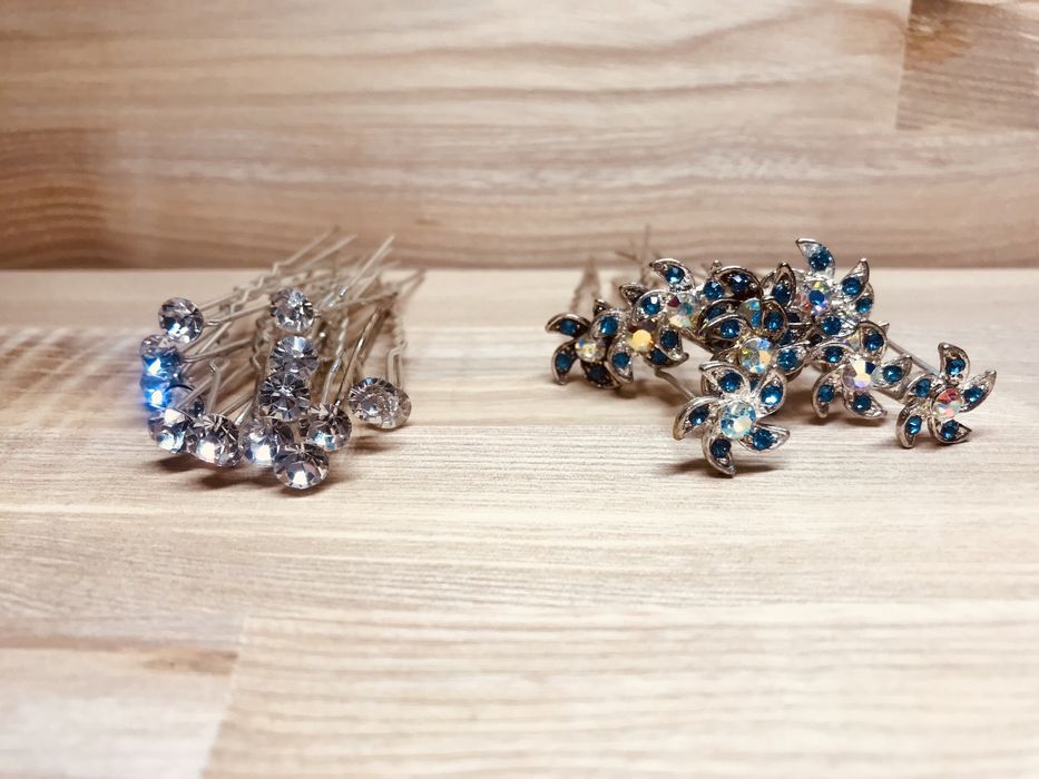 Шпильки для волосся .