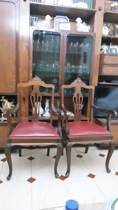 Cadeiroes e cadeiras antigas