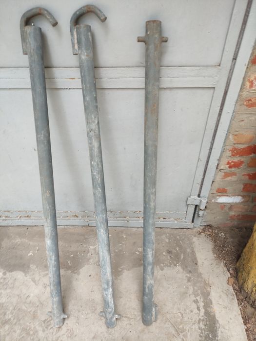 Перемычки с строительных лисов.