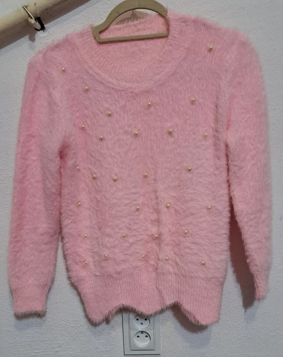 Женские свитера.