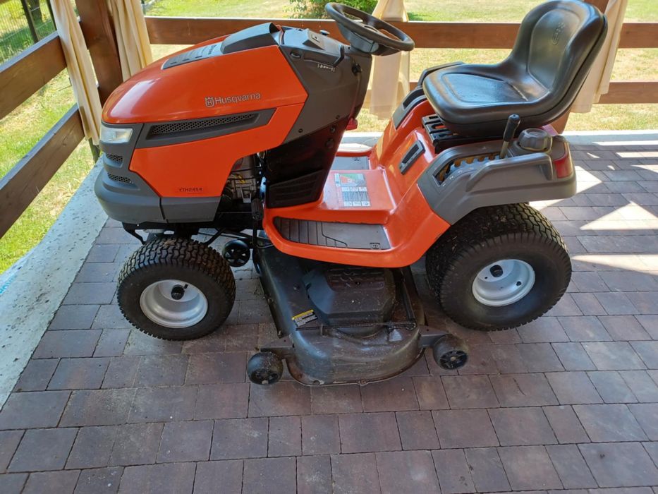 Traktorek Kosiarka Husqvarna YTH2425 24KM, 2 cylindry, pompa oleju