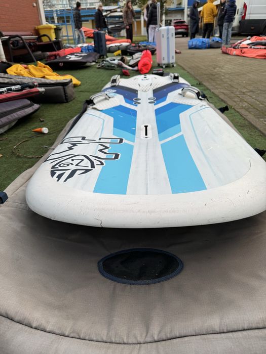 Deska Starboard IQFoil 85