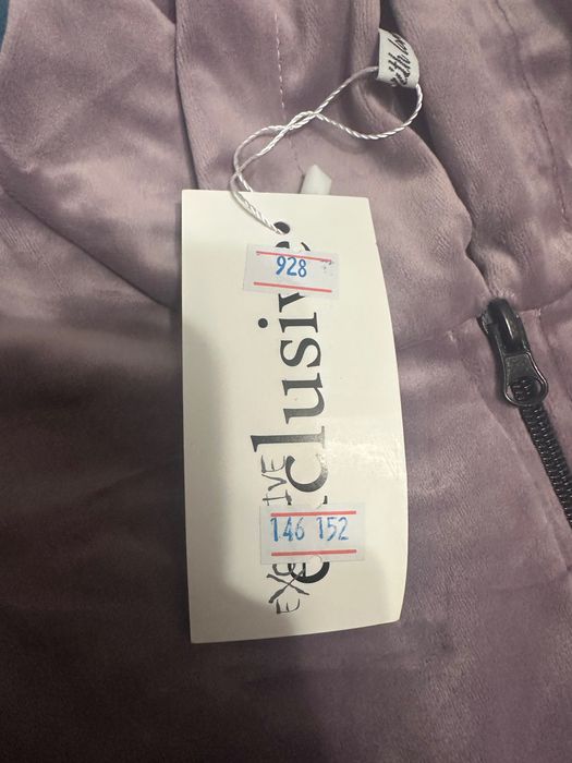 Продам новий велюровий костюм для дівчинки 146-152