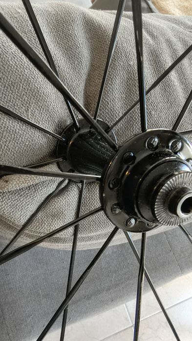 Aros bicicleta em carbono tubeless como novos