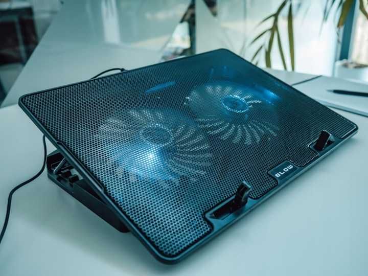 PODSTAWKA Chłodząca Pod Laptop 12-17 Cali 2 Wentylatory LED Regulacja Nachylenia USB Cicha Podkładka