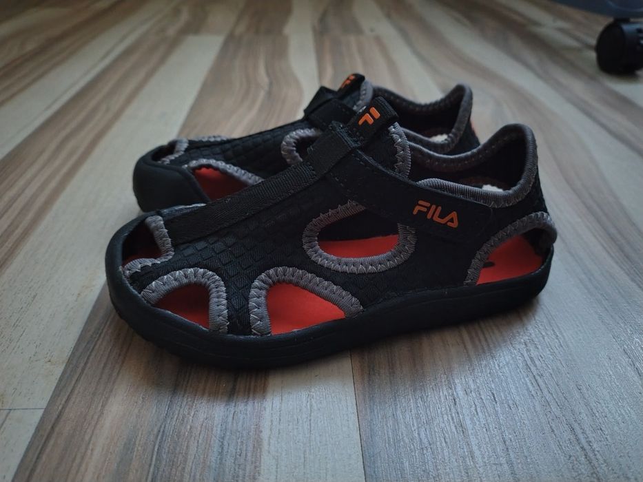 Продам сандали для  мальчика