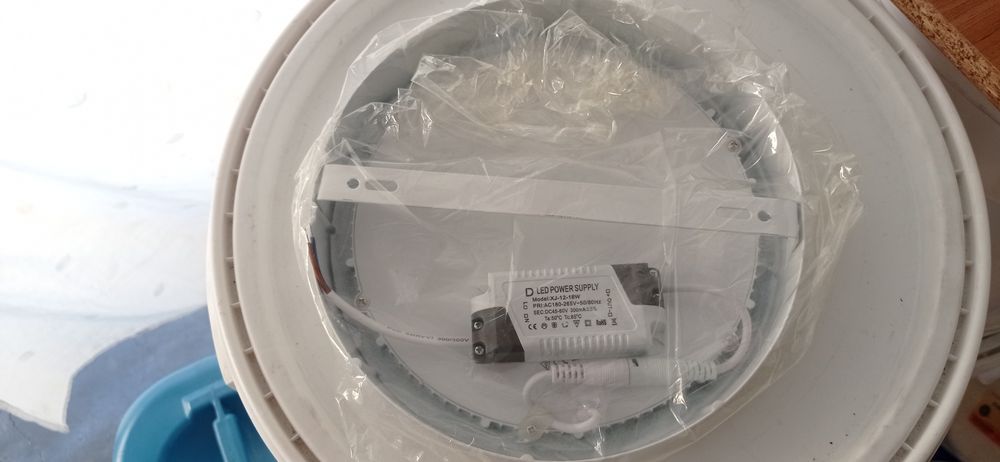 Vendo plafond downlight led, nunca usado