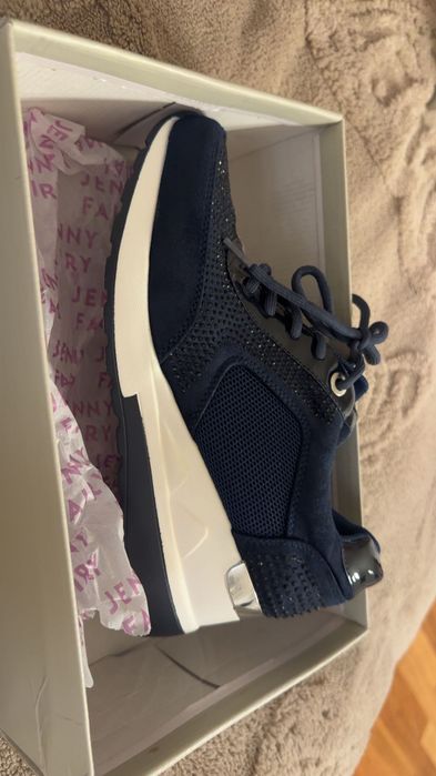Buty na koturnie