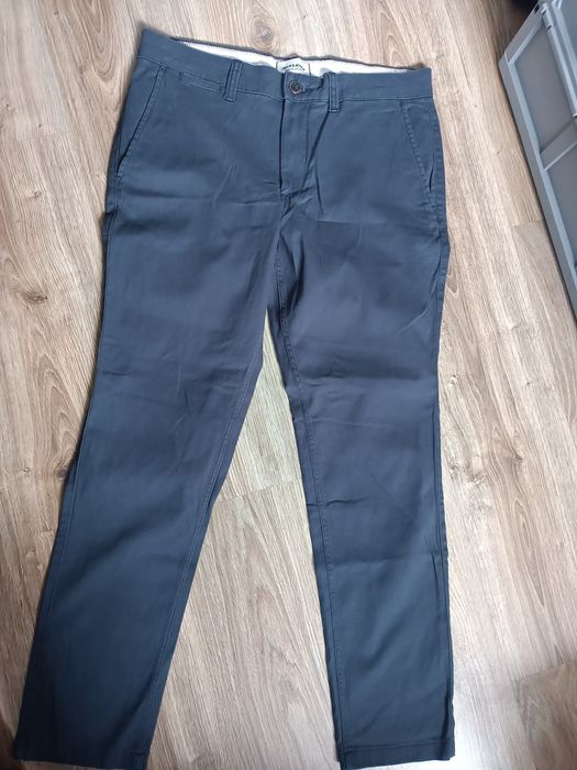 Nowe spodnie model  chinos Slim wysyłka gratis