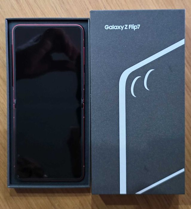 Samsung Z Flip7 5G 512GB - Desbloqueado - Dual Sim