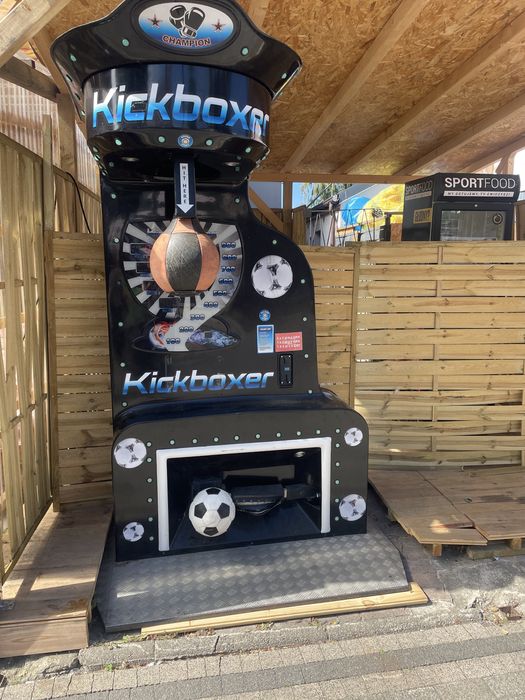 utomat zarobkowy Kickboxer firmy Jakar 2w1