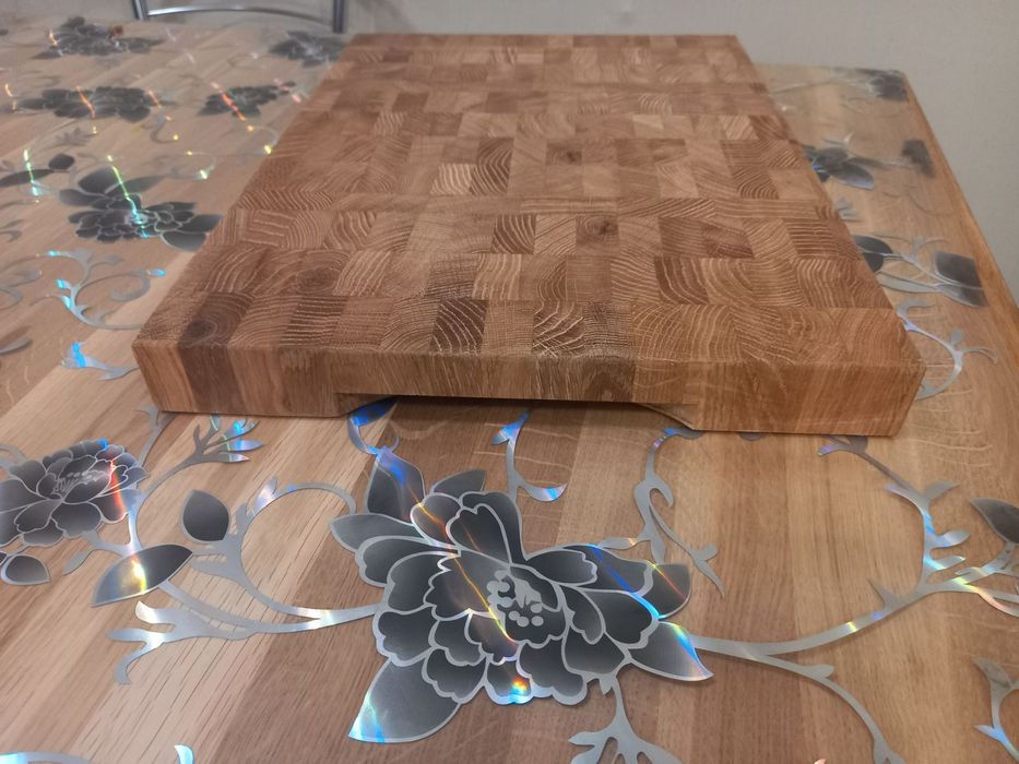 Пpодам кухонную  доску дубовую торцевую