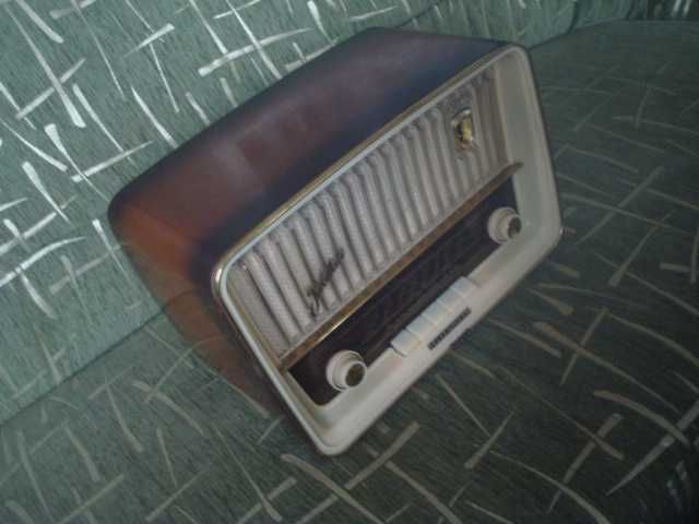 Продам ламповый радиоприемник Telefunken Jubilate 8