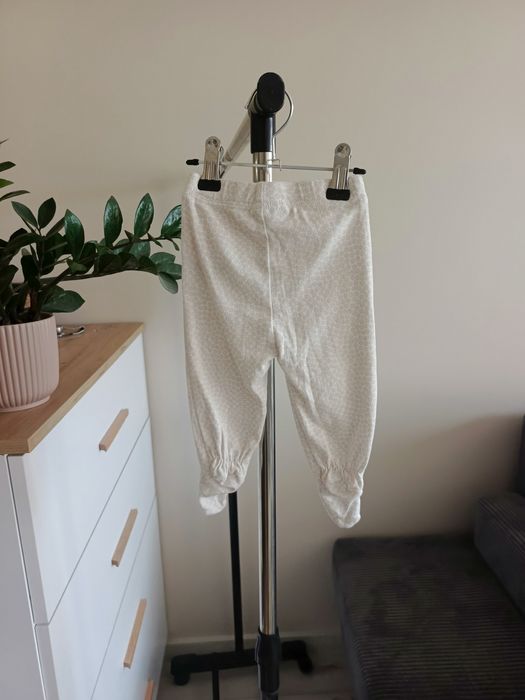 Półśpiochy Lindex 62 bawełna organiczna białe delikatny wzór unisex