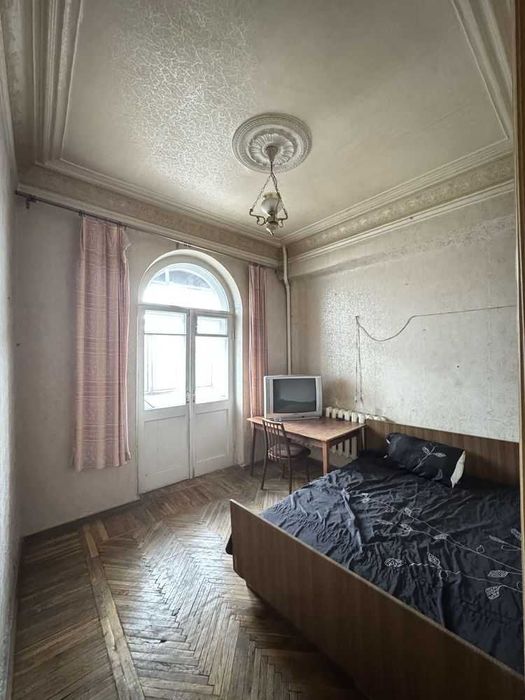 Продам 2к квартиру у центрі біля парка Шевченка вул.Сергія Єфремова