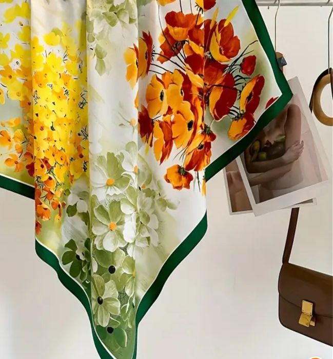 Стильні шовкові хустинки