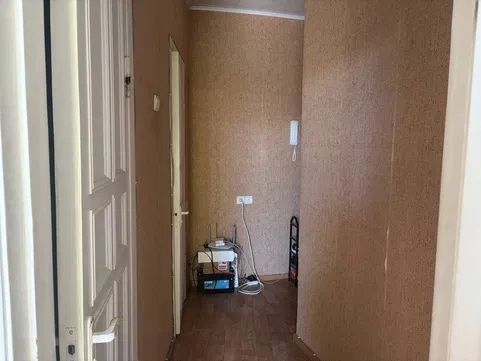 Продам двухкімнатну квартиру ( Сталінка , центр міста )