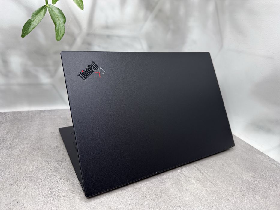 Lenovo ThinkPad X1 Carbon Gen 8/i7-10610U/16/NVMe 256M2/IPS