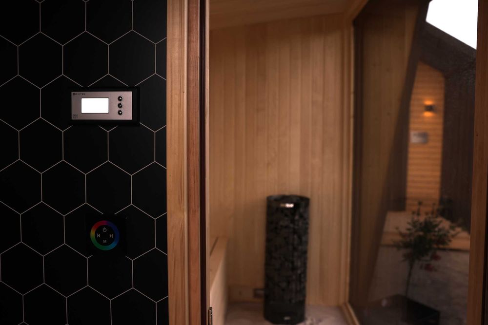 Nowoczesna sauna ogrodowa S1 DELUXE, Modrzew, sucha, zewnętrzna