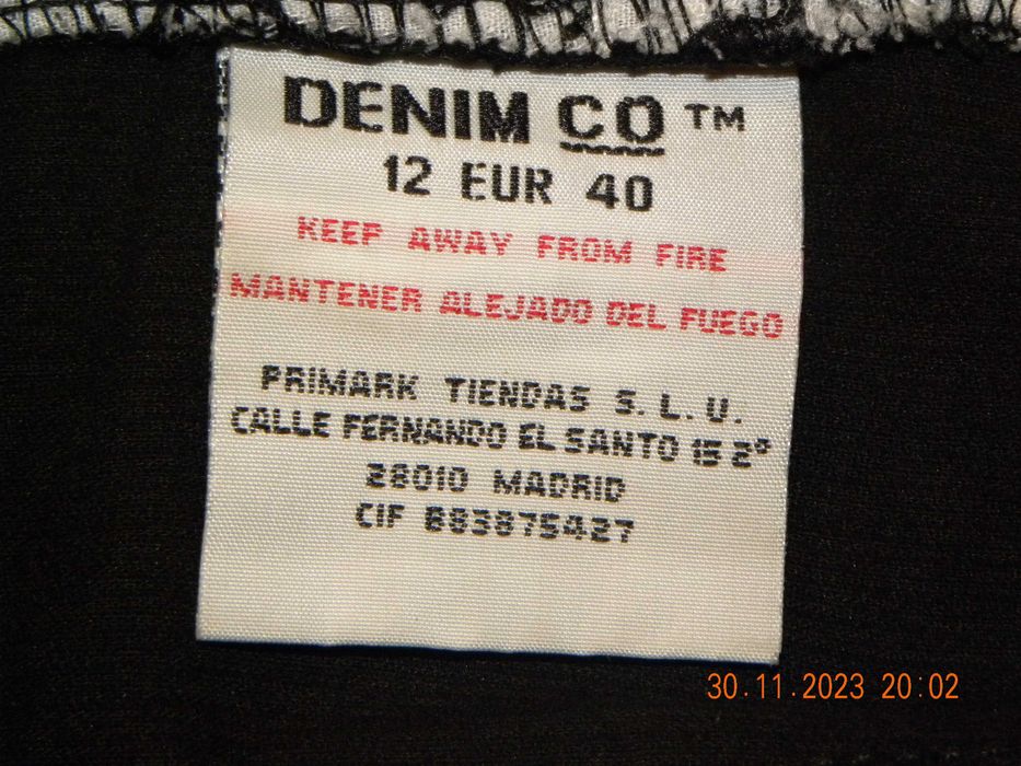 Spódnica sztruksowa z ozdobnymi nitami; rozmiar 12/EUR 40